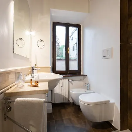 The Rent - Stylish In Trastevere District Apartament