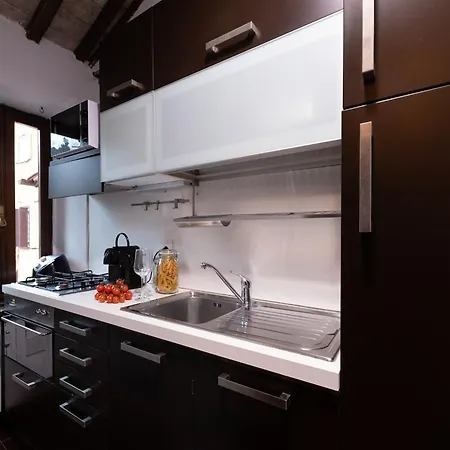 The Rent - Stylish In Trastevere District Apartament